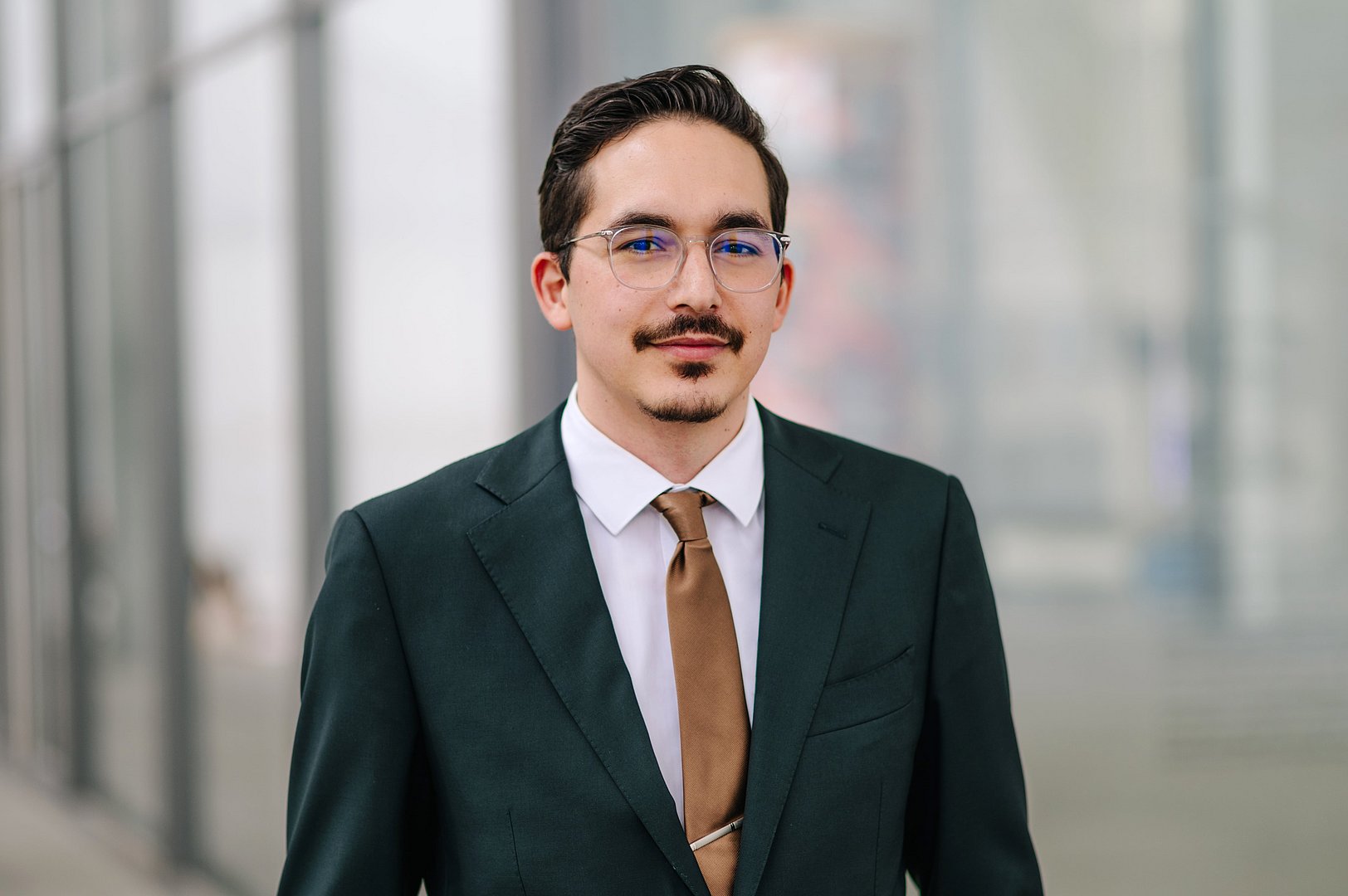 Portrait Orhan Khonsari