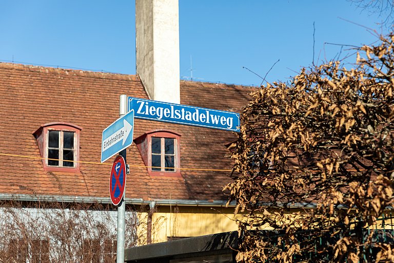 Ziegelstadelweg im etablierten Wohnquartier mit Bestandsbebauung